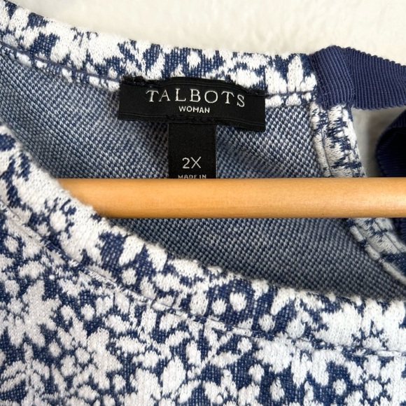 Talbots Textured Knit Blue and White Floral Short Sleeve Top w/Keyhole Back, 2X - Picture 4 of 8